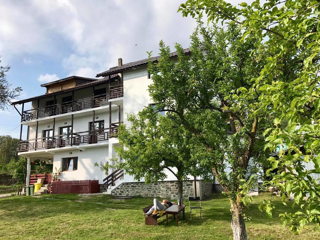 Livada Cu Meri Capatineni-Ungureni Exterior photo