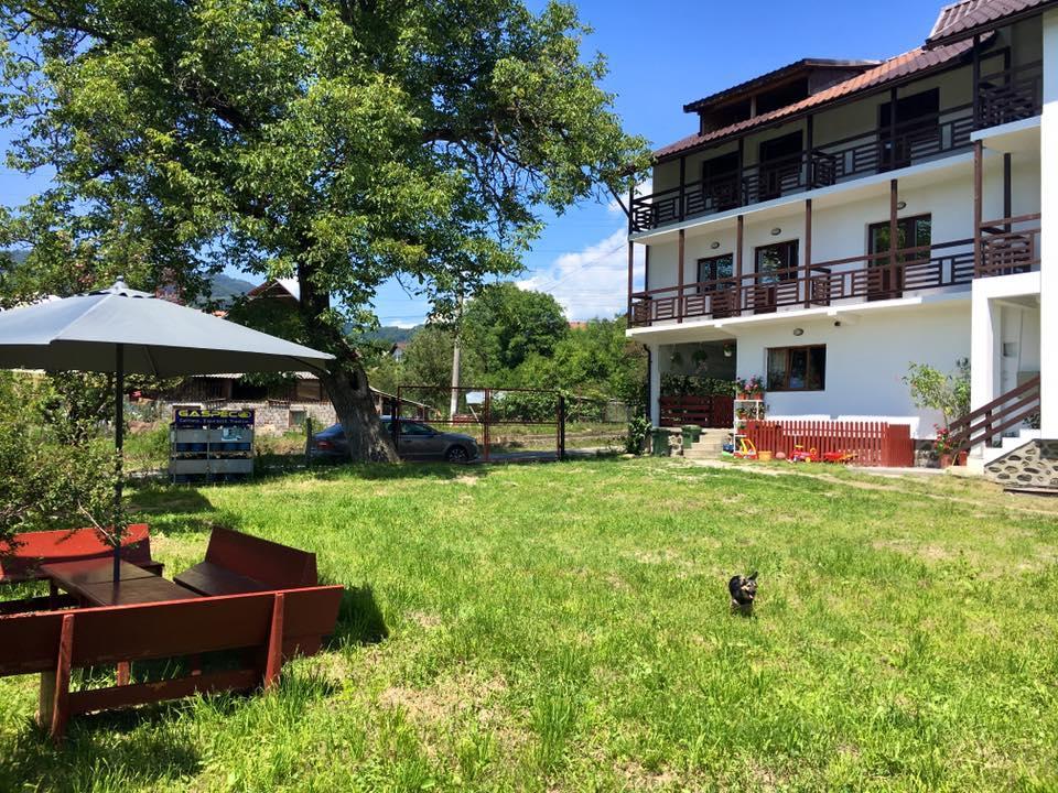 Livada Cu Meri Capatineni-Ungureni Exterior photo