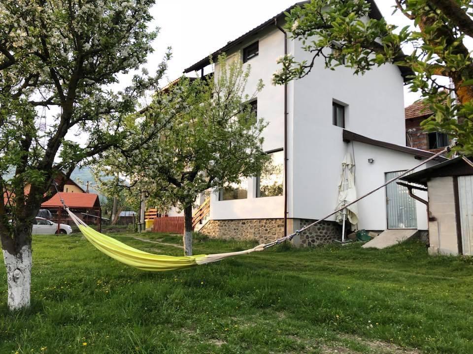 Livada Cu Meri Capatineni-Ungureni Exterior photo